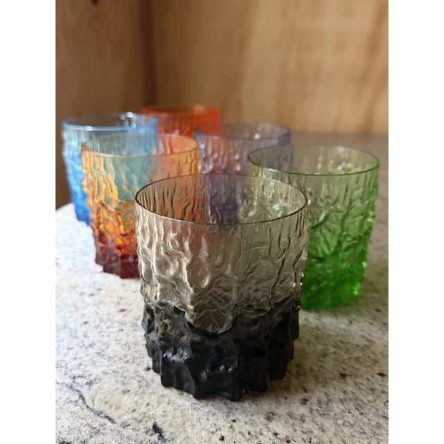 1960s Italian Textured Bark Glasses in the style of Geoffrey Baxter, 1960s, Set of 6 For Sale - Image 5 of 18
