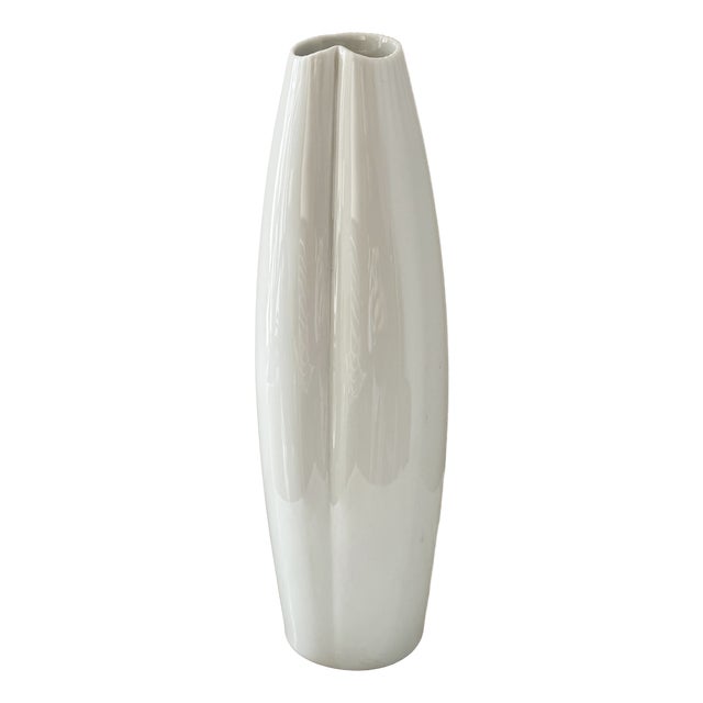 Vintage White Ceramic Model 2737 Vase by Tapio Wirkkala for Rosenthal Studio Line, 1950s For Sale