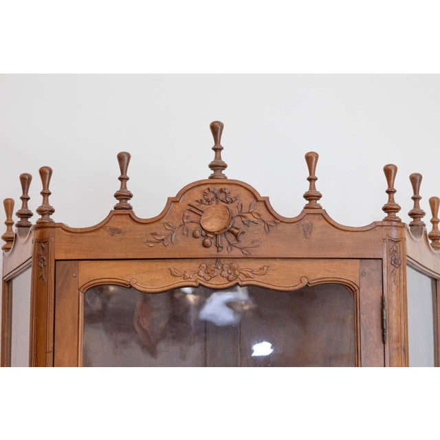 French 19th Century French Louis XV Style Walnut Display Cabinet with Carved Musical Instruments For Sale - Image 3 of 8