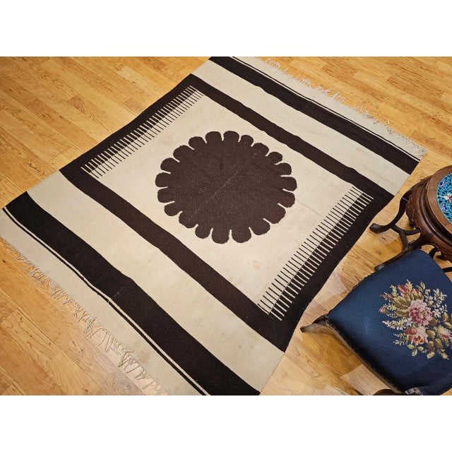 1900 - 1909 Vintage Southwestern Kilim Rug, Flat-Woven Wool, Medallion Pattern, 5x7 For Sale - Image 5 of 16