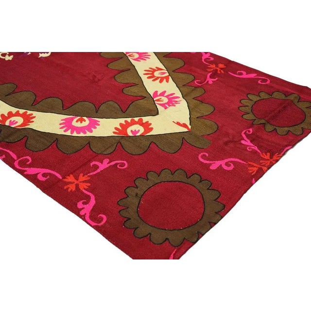 1920s Vintage Hand Embroidered Suzani Wall Hanging, Uzbekistan, 1920s For Sale - Image 5 of 13