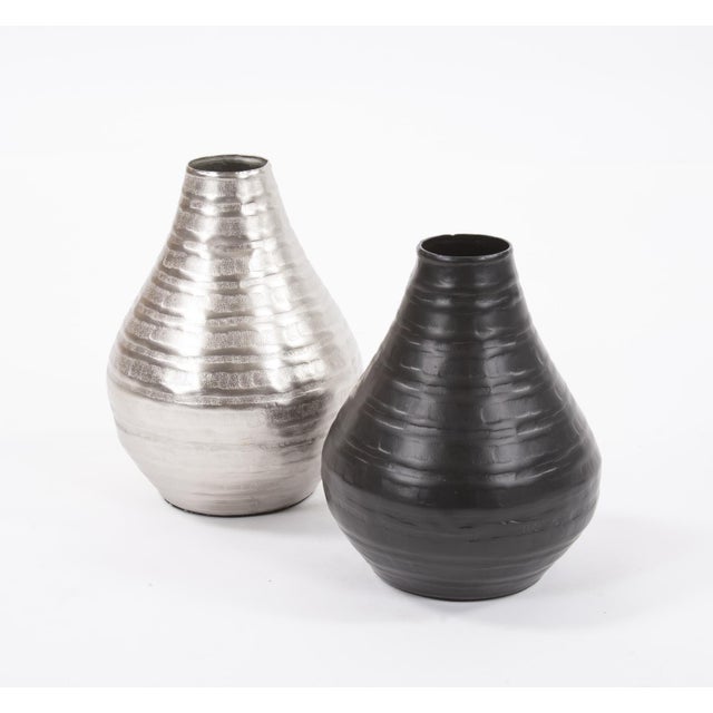 Kenneth Ludwig Chicago Chiseled Black Bell Vase- Small For Sale - Image 4 of 8