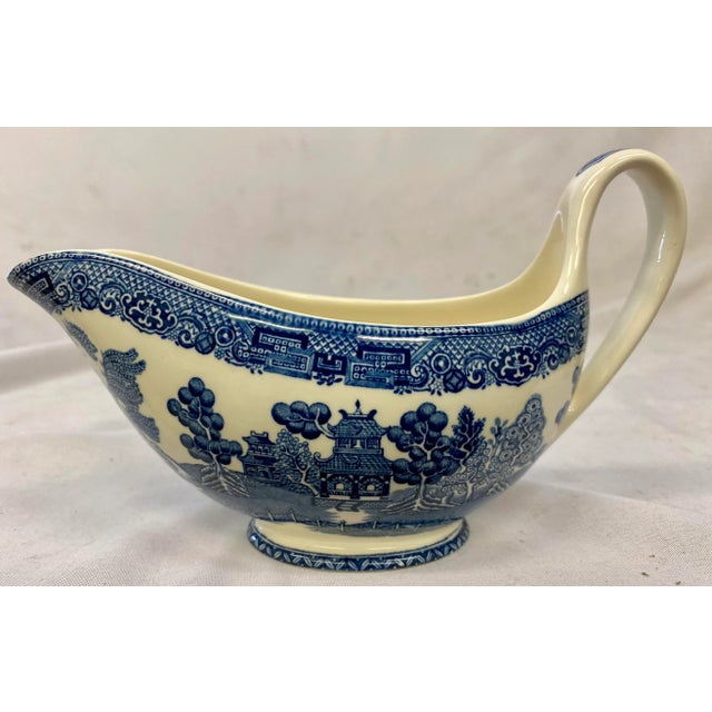 Mid 20th Century Vintage Wedgwood Blue Willow Gravy / Sauce Boat From England - Circa 1950 For Sale - Image 5 of 12