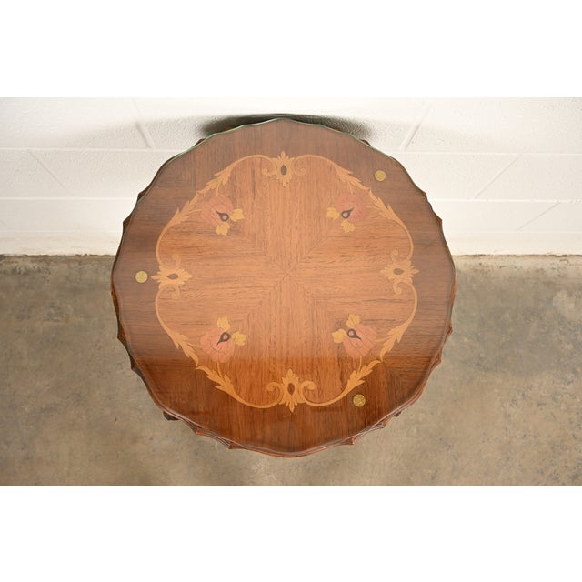 Romweber Style French Provincial Louis XV Carved Walnut and Satinwood Inlaid Marquetry Side Table, Circa 1930s For Sale In South Bend - Image 6 of 14