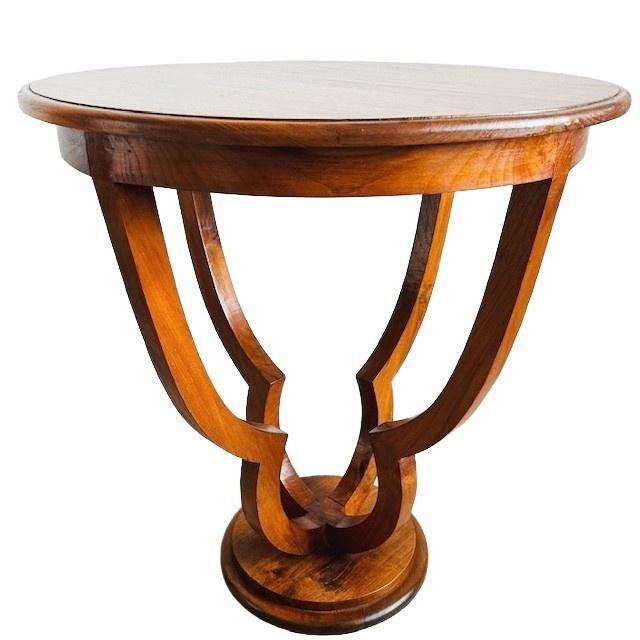 Antique Art Deco Modernist Side Table or Coffee Table in Walnut, 1930s For Sale - Image 4 of 10