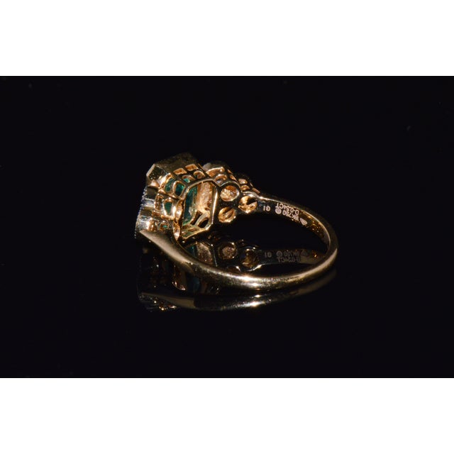 Gia Certified Natural 2.20cts vs F Diamond Emerald 18k Gold Dinner Ring, Size 6.5 For Sale - Image 4 of 13
