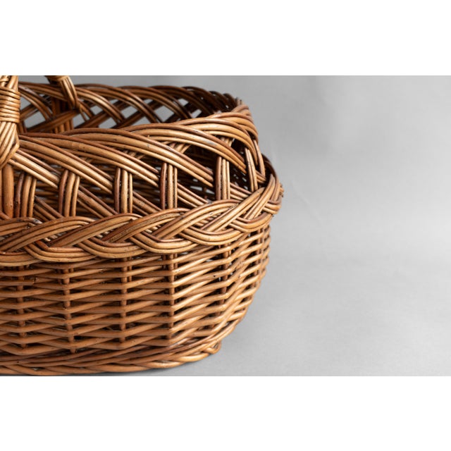 Brown Vintage Wicker Basket, 1930s For Sale - Image 8 of 9