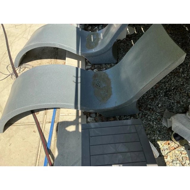 Contemporary Pair of Ledge Lounger Signature in-Pool Chaise Lounges in Granite Gray For Sale - Image 3 of 5