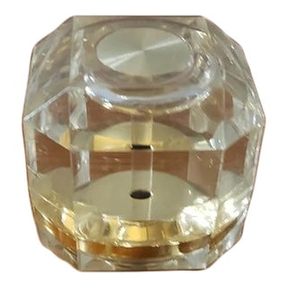 1950s American Hollywood Regency Lucite Faceted Cube Oil Sample Paperweight For Sale