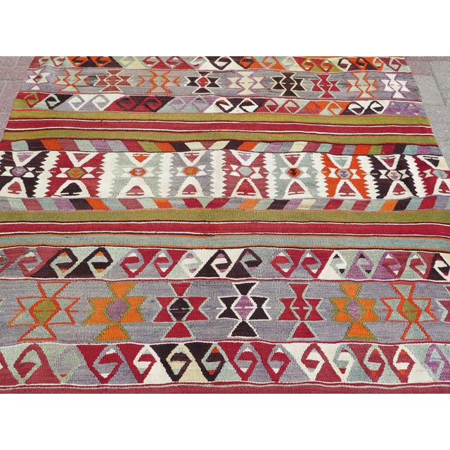 Mid-Century Modern Mid 20th Century Mid 20th Century Vintage Aesthetic Turkish Area Boho Authentic Handmade Kilim Rug For Sale - Image 3 of 10