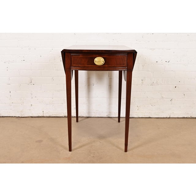 English Baker Furniture Georgian Flame Mahogany Drop Leaf Pembroke Side Table, Newly Refinished For Sale - Image 3 of 16