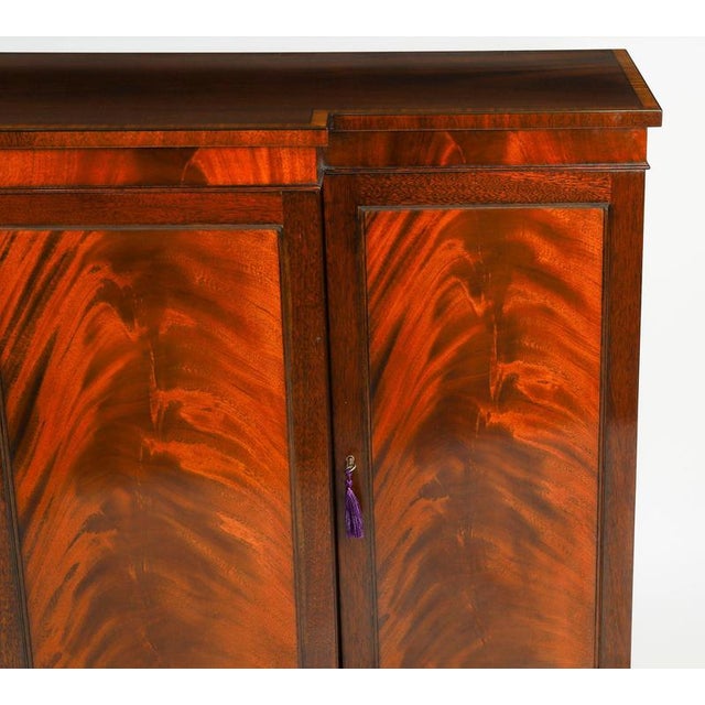 1980s Vintage Sideboard in Flame Mahogany by William Tillman, 1980s For Sale - Image 5 of 18
