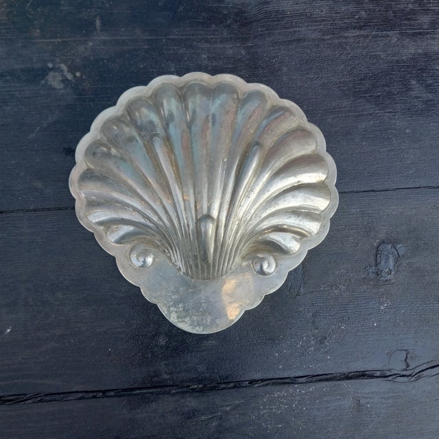 1890s S. Kirk & Sons Sterling Silver Clamshell Shape Bon Bon / Trinket Tray For Sale In New York - Image 6 of 10