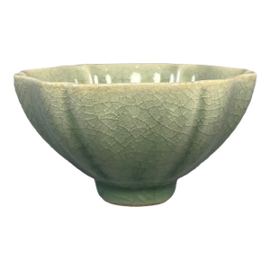 China Vintage‑Style Crackle‑Glaze Floral‑Shaped Celadon Tea Bowl