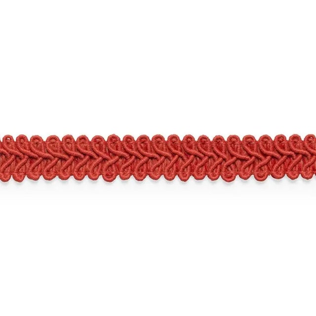 Style meets practicality in Astor Braid, a woven trim with a delicate texture and scalloped edges. Available in multiple...