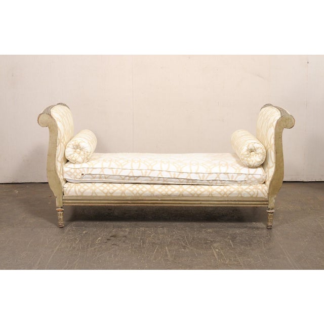 Early 20th Century French Récamier Painted Wood Daybed For Sale - Image 10 of 12