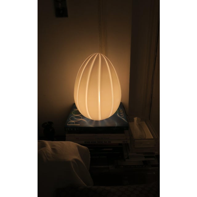 Italian White Vetri Murano EggShape Art Glass Table Lamp, Circa 1970s