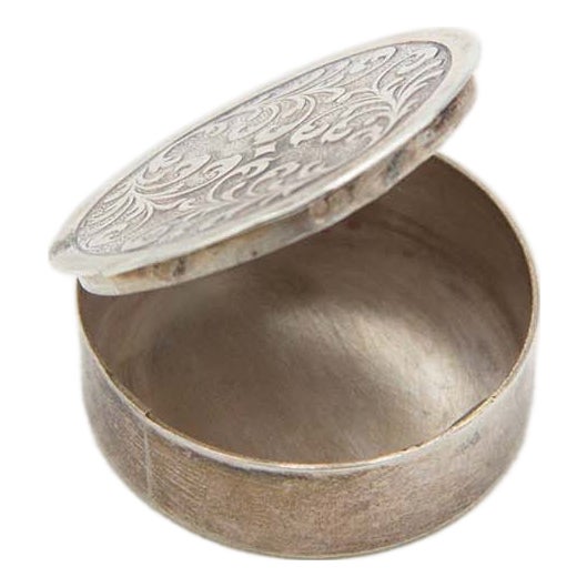 Circular Base Pill Box with Garlands For Sale