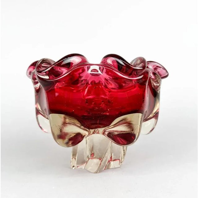 Art Glass Bowl attributed to Josef Hospodka for Chribska Glassworks, 1960s For Sale - Image 6 of 11