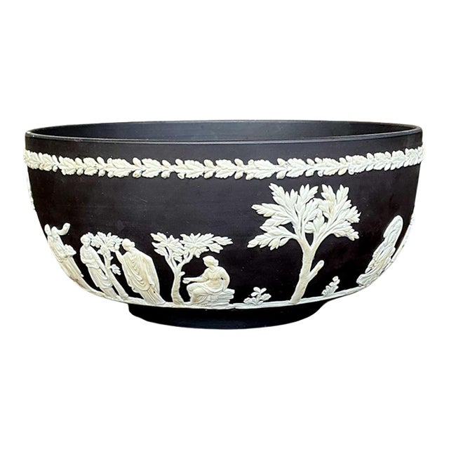 Mid-Century Wedgwood Black Jasperware Basalt Glaze Pottery Neoclassical Sacrifice Bowl For Sale