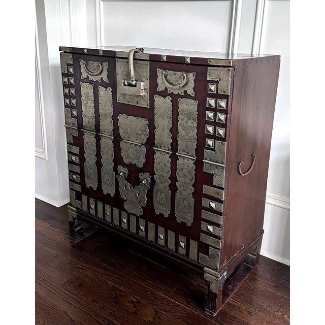 Wood 19th Century Korean Bandaji Chest Pyongyang Joseon Dynasty For Sale - Image 7 of 12
