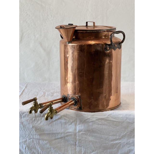 19th Century Copper Double Taps in Brass, in Very Good conditions. Designed 1890 to 1919