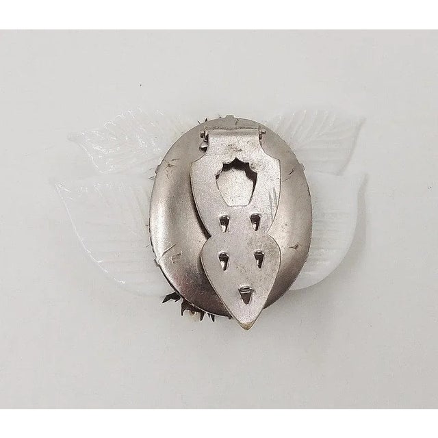 Miriam Haskell Vintage 1930s Miriam Haskell White Glass Leaves & Beads Dress Clip For Sale - Image 4 of 8