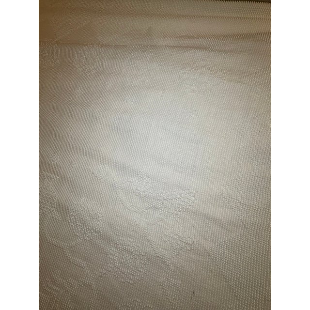 Mid 20th Century Vintage Bates George Washington’s Choice White Chenille Hobnail Bedspread With Fringe Queen For Sale - Image 5 of 17