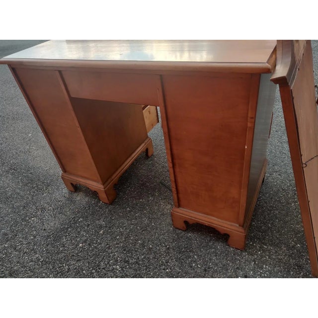 Early 20th Century Solid Maple Colonial Vantiy Dresser – Chippendale Style For Sale - Image 10 of 12