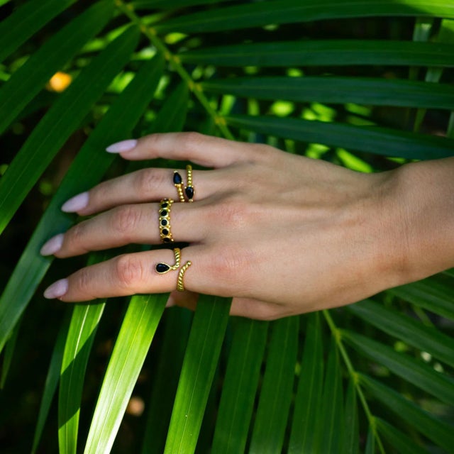 Early 21st Century Black Onyx Teardrop Glow Gold Adjustable Ring, Size 8 For Sale - Image 5 of 10