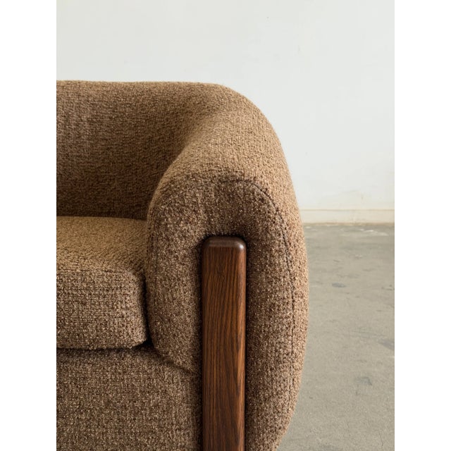 Mid 20th Century Oversized Oak & Boucle Lounge Chairs- Pair For Sale In Los Angeles - Image 6 of 18