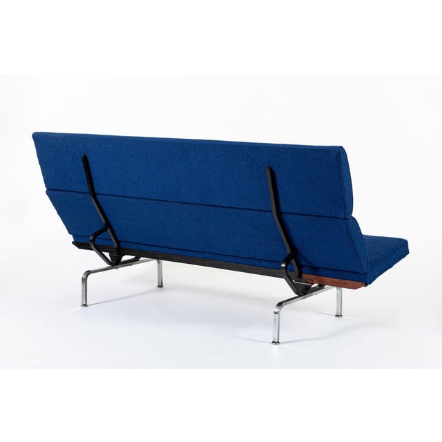 1970s Mid Century Blue Sofa Compact by Eames for Herman Miller 1970s For Sale - Image 5 of 10