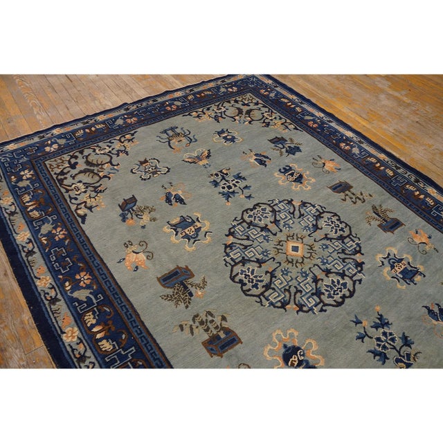 1890s Antique Sky Blue Medallion Greek Key Knotted Wool Rectangle Room Size Rug For Sale In New York - Image 6 of 8