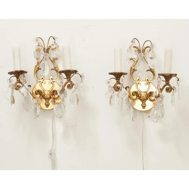 French Early 20th Century Brass & Crystal Sconces - A Pair For Sale - Image 4 of 10