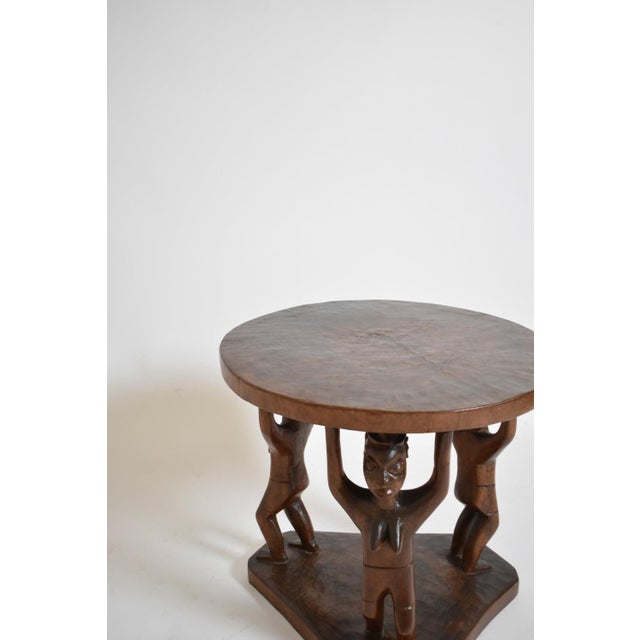 African Monoxyl Pedestal Round Table, 1960s For Sale - Image 4 of 5