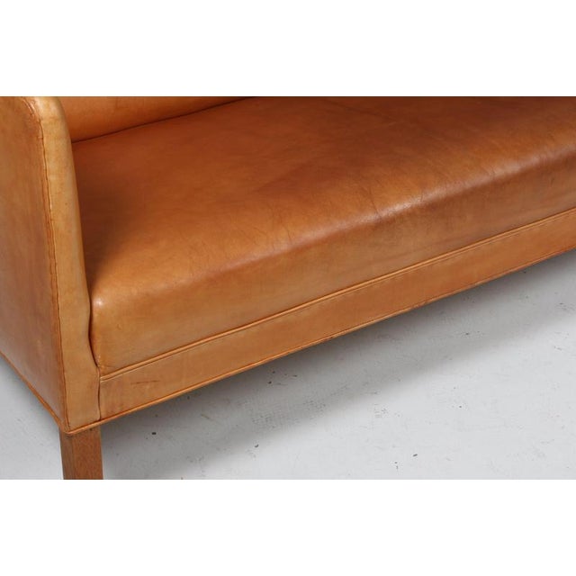 Wood Three Seat Sofa in Natural Leather by Ejner Larsen & Aksel Bender Madsen, 1970 For Sale - Image 7 of 11