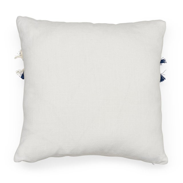This 18" x 18" pillow features Piet Performance Linen in Blanc, paired with Juno Fringe trim in Cobalt & Ivory. Versatile,...