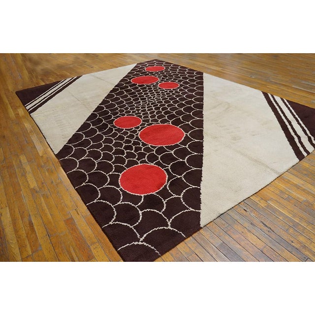 Lovely Circular Red Design and Ivory Background Color Antique English Art Deco Rug For Sale In New York - Image 6 of 6