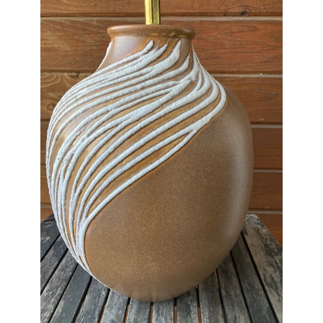 Mid 20th Century Mid-Century Modern Lava Glazed Abstract Ceramic Table Lamp For Sale - Image 5 of 13