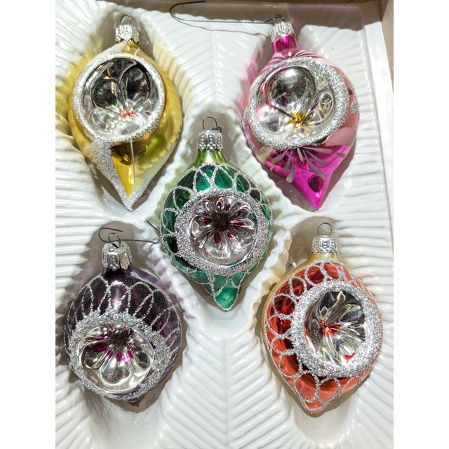 Traditional 1970s 10 Piece European Teardrop Indented Christmas Ornaments For Sale - Image 3 of 4