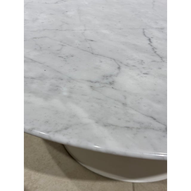 Table by Eero Saarinen for Knoll International, 1990 For Sale - Image 3 of 8