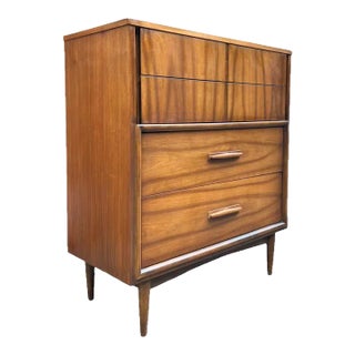 1970s Vintage Mid Century Modern 4 Drawer Dresser Dovetail Drawers For Sale