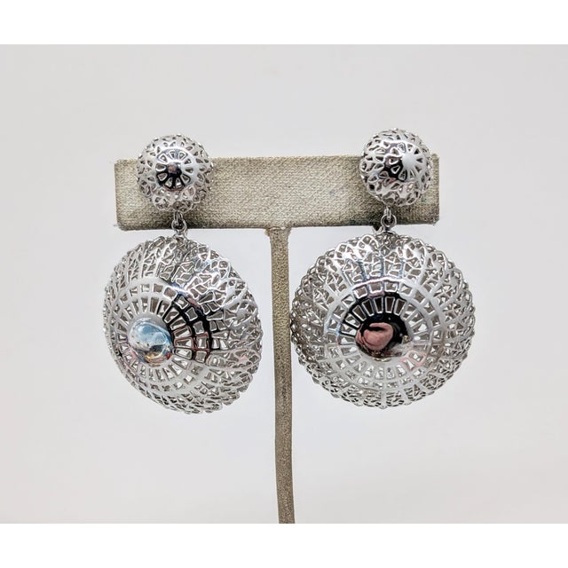 Vintage 1955 Signed Crown Trifari "Mandalay" Rhodium Plated Filigree Drop Clip Earrings-2 Pieces For Sale In Philadelphia - Image 6 of 11