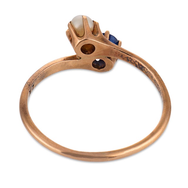 Early 20th Century Victorian Sapphire Pearl Low Karat Gold Toi Et Moi Ring, Size 6.25 For Sale In Los Angeles - Image 6 of 6