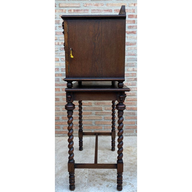 French Provincial French Cutlery Cabinet In Oak With Four Drawers, 1920s For Sale - Image 3 of 18