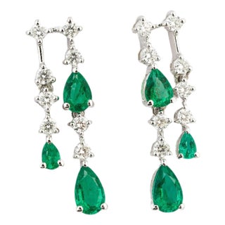 Natural diamond 0.30cts & emerald 0.74cts earring in 18k gold For Sale