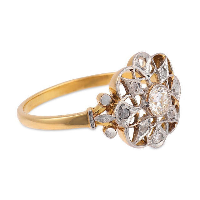 1910s French Belle Époque Diamond 18k Yellow Gold Platinum Flower Ring, Size 6.25 For Sale - Image 4 of 6