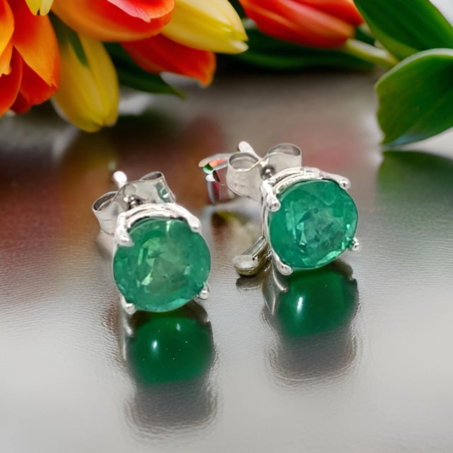 2010s Natural Emerald Stud Earrings 14k White Gold 1.93 Carats Certified For Sale - Image 5 of 11