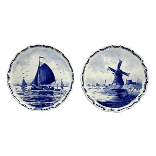 Hand-Painted Blue and White Landscape Plates from Royal Delft, 1980s, Set of 2 For Sale