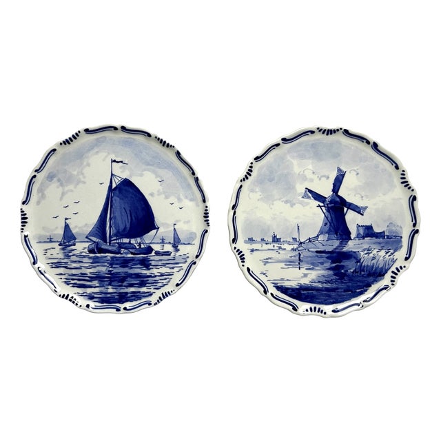Hand-Painted Blue and White Landscape Plates from Royal Delft, 1980s, Set of 2 For Sale